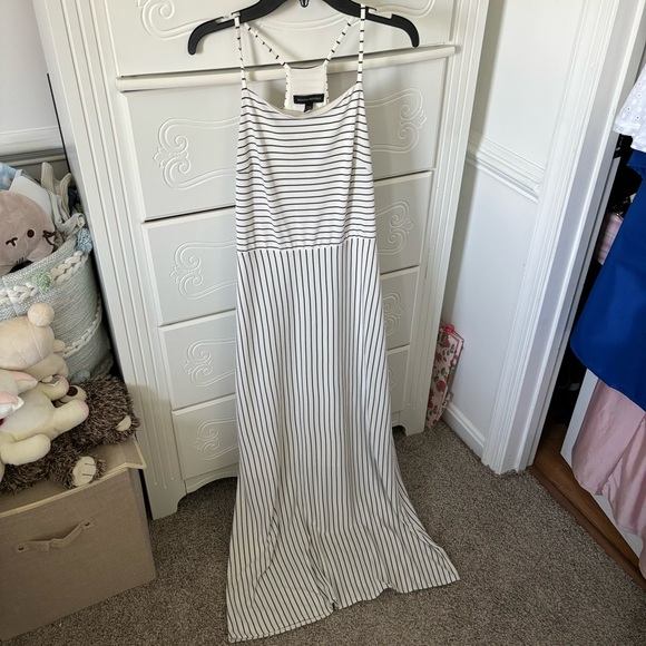 Banana Republic Dresses & Skirts - Banana Republic black and white striped small maxi dress